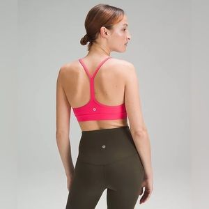 EUC Lululemon Flow Y Bra Nulu
Light Support in Lip Gloss pink size 8